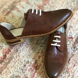 Freda Salvador Wit D’Orsay Oxford